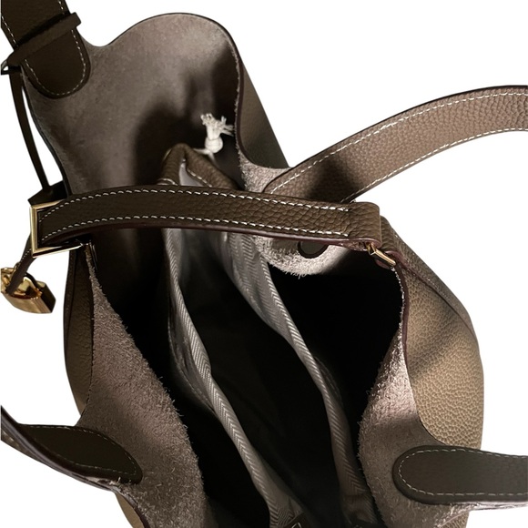 Elegant Brown Leather Tote Bag - Picture 6 of 13